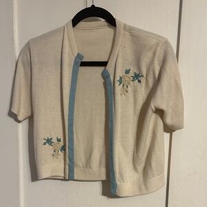 Chic Cream Cardigan with Blue Floral Embroidery